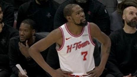 B体育-詹姆斯10分火箭大胜湖人吞下嗟来之食，湖人期待主场晋级